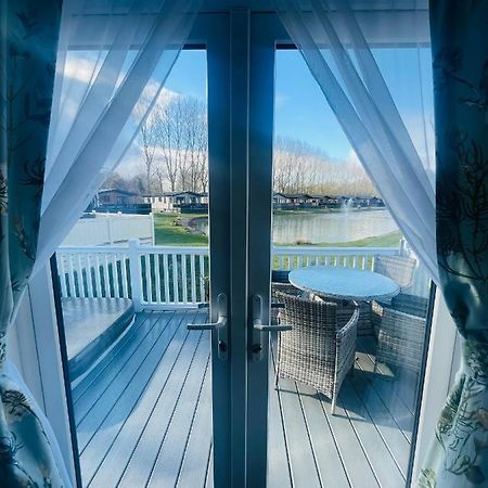 The Poplars Lodge With Hot Tub ヨーク エクステリア 写真