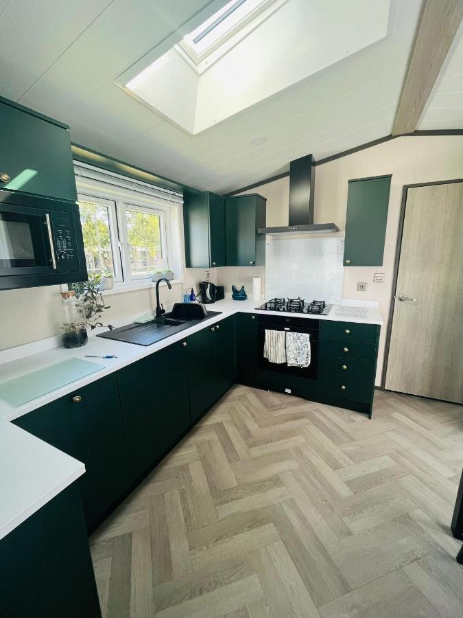 The Poplars Lodge With Hot Tub ヨーク エクステリア 写真