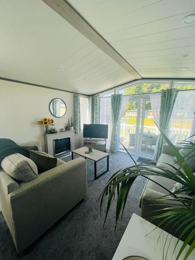 The Poplars Lodge With Hot Tub ヨーク エクステリア 写真