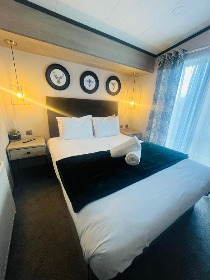 The Poplars Lodge With Hot Tub ヨーク エクステリア 写真