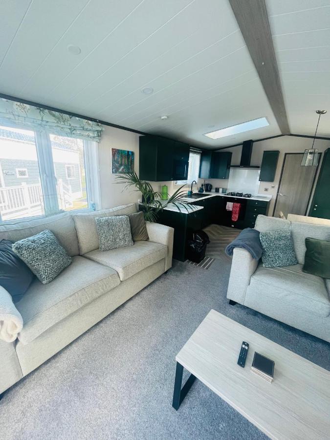 The Poplars Lodge With Hot Tub ヨーク エクステリア 写真